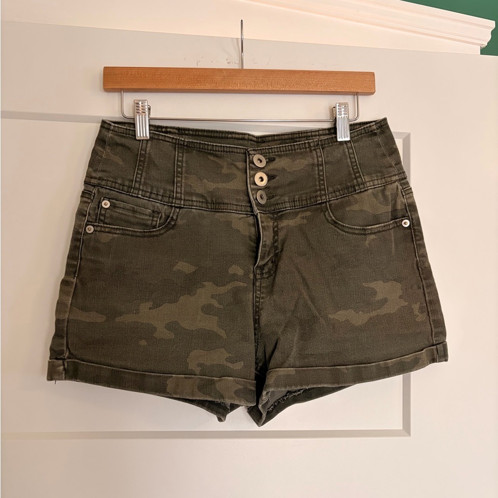 Camo High-Waisted Women's Shorts